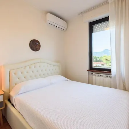 Royal Sea View Private Parking شقة مارينا دي بييتراسانْت